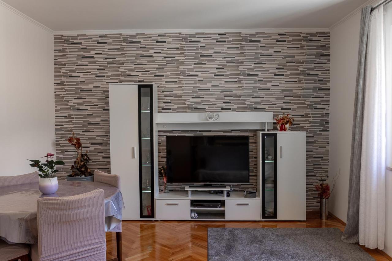 Apartman Danijela Zagorje エクステリア 写真